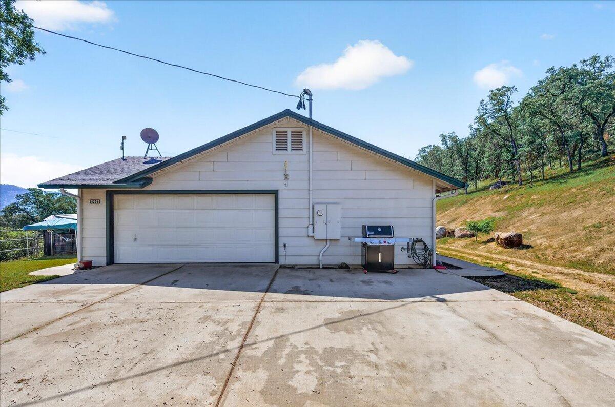 36209 Sand Creek Rd, Yokuts Valley, CA 93675