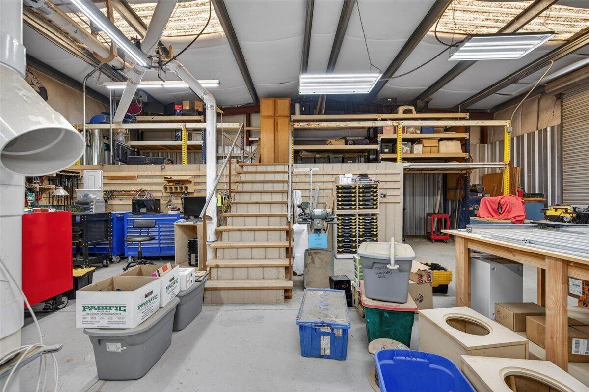 36209 Sand Creek Rd, Yokuts Valley, CA 93675