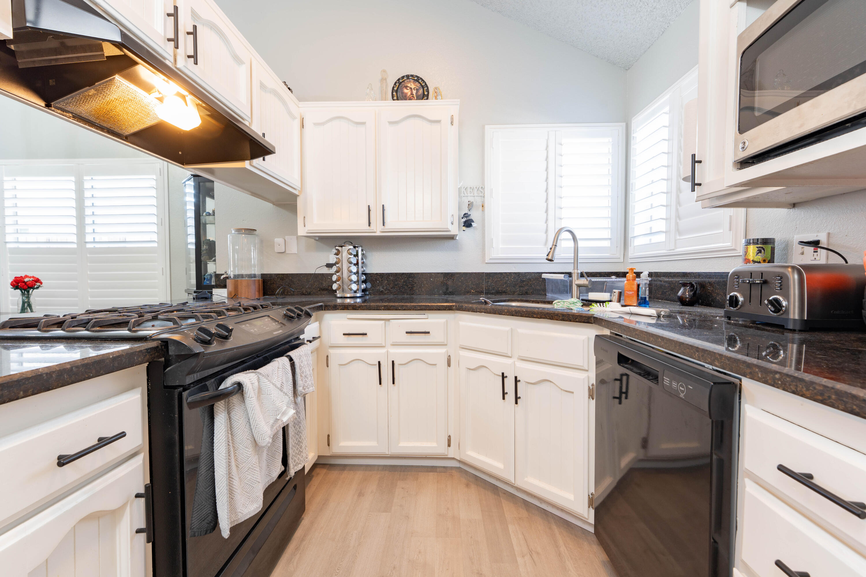 2234 N Edison St, Visalia, CA 93292