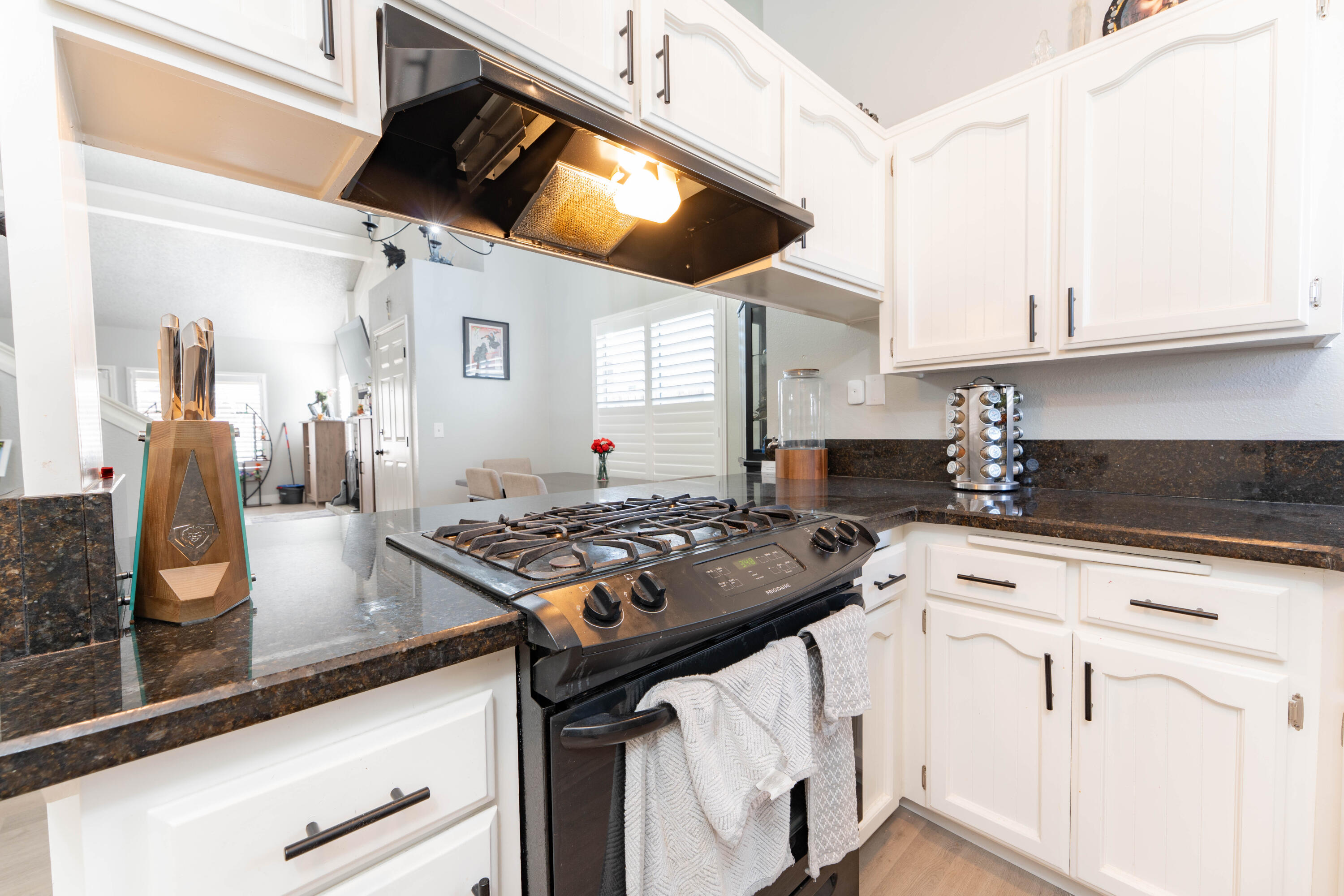 2234 N Edison St, Visalia, CA 93292