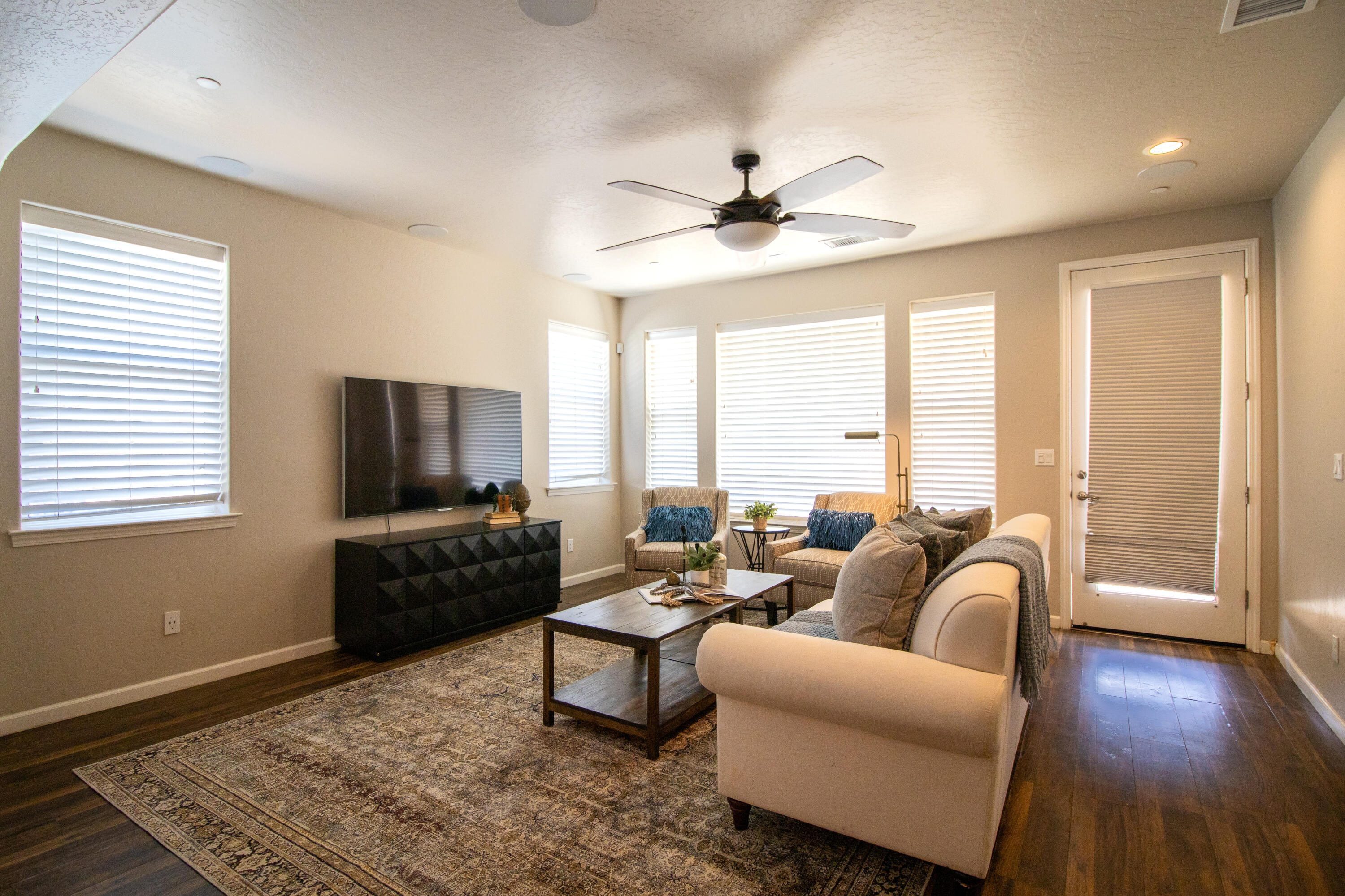 1291 Chelsea Way, Porterville, CA 93257