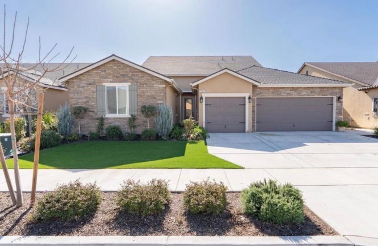 2241 E Monte Verde Ct, Visalia, CA 93292
