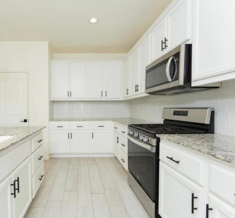 2241 E Monte Verde Ct, Visalia, CA 93292