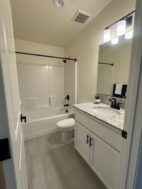 2241 E Monte Verde Ct, Visalia, CA 93292