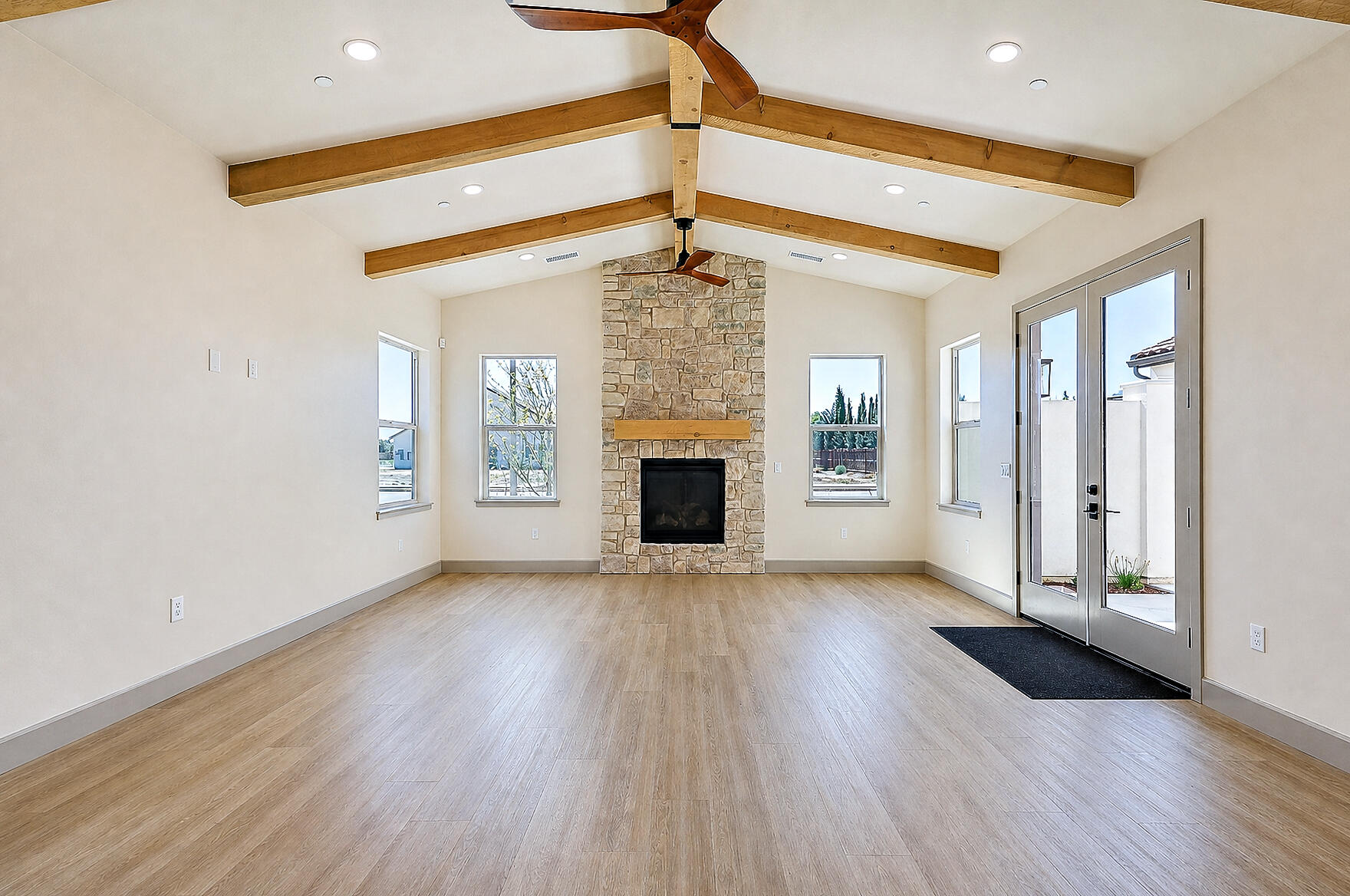 2624 N Leila St, Visalia, CA 93291