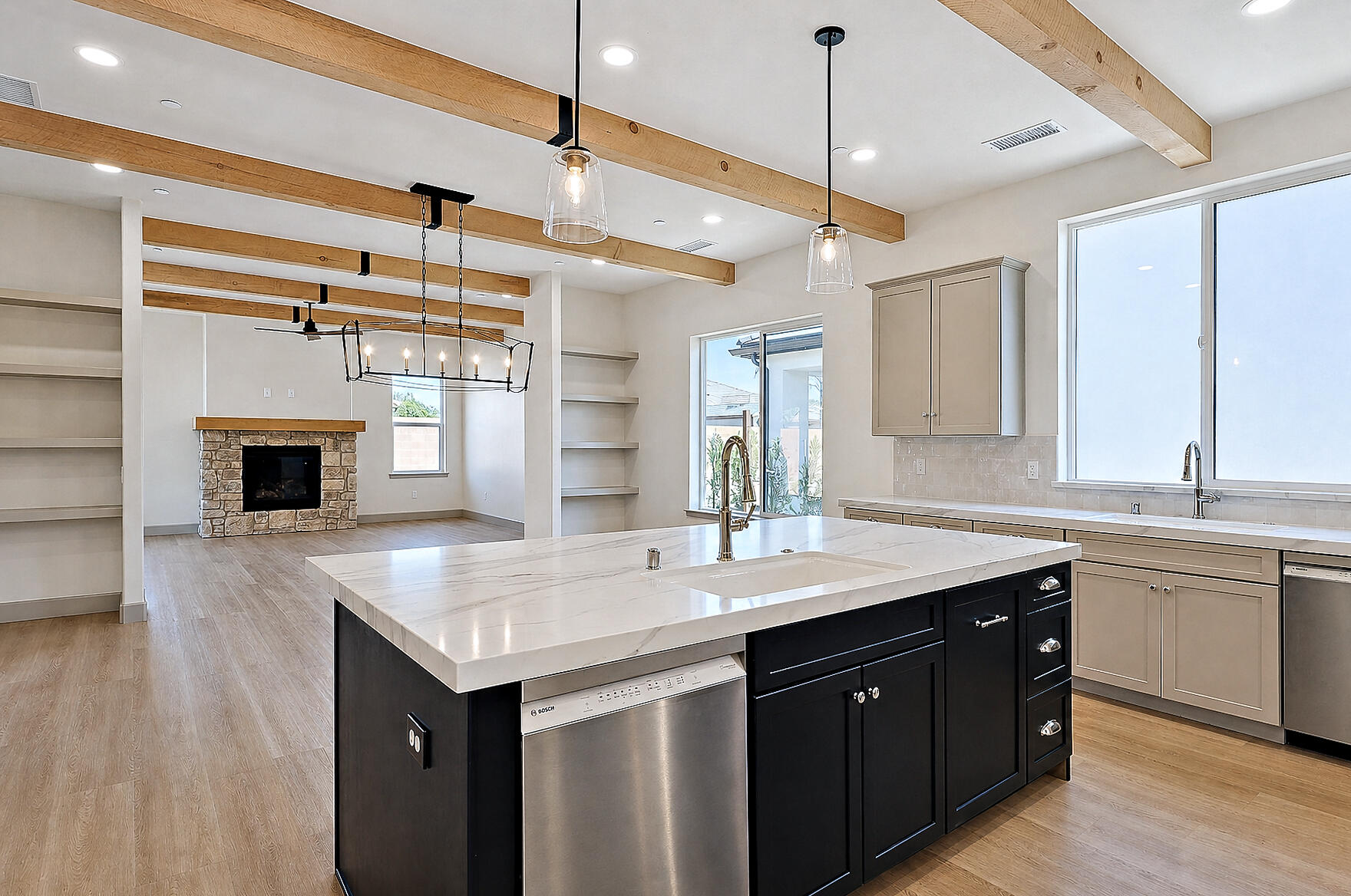 2624 N Leila St, Visalia, CA 93291