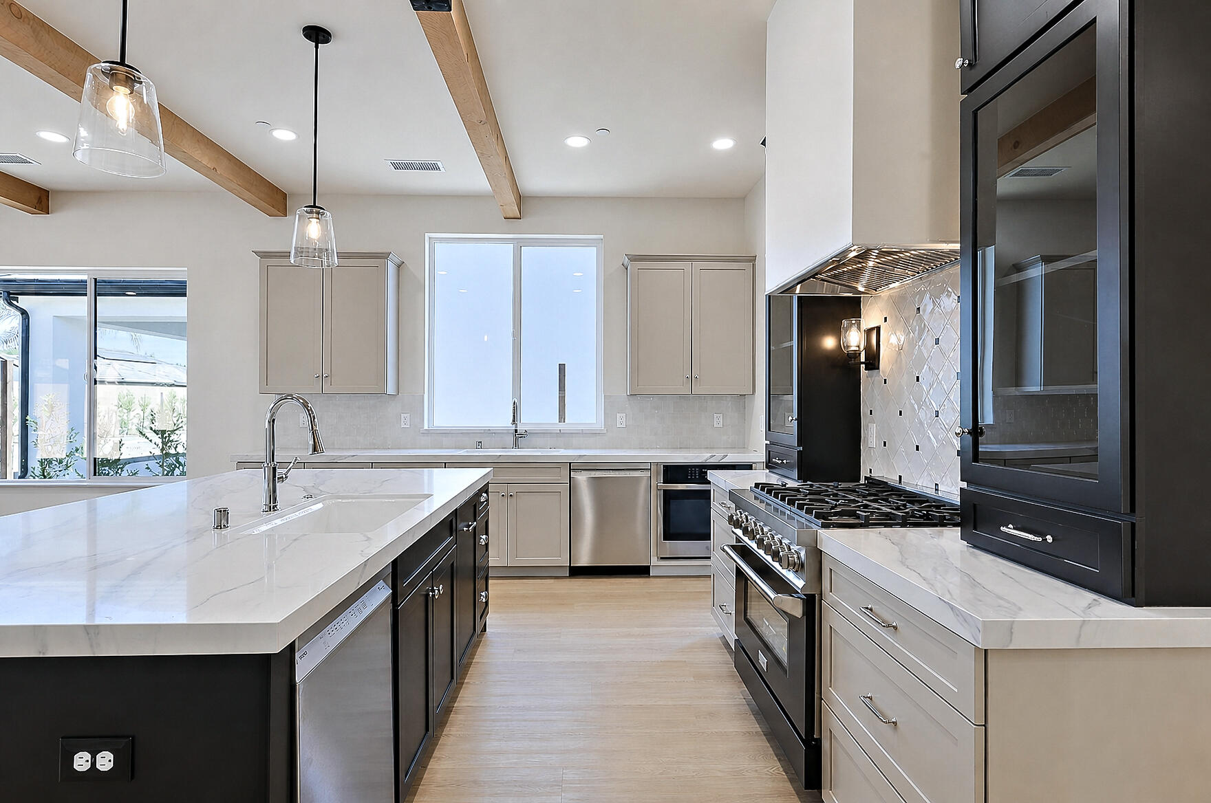2624 N Leila St, Visalia, CA 93291