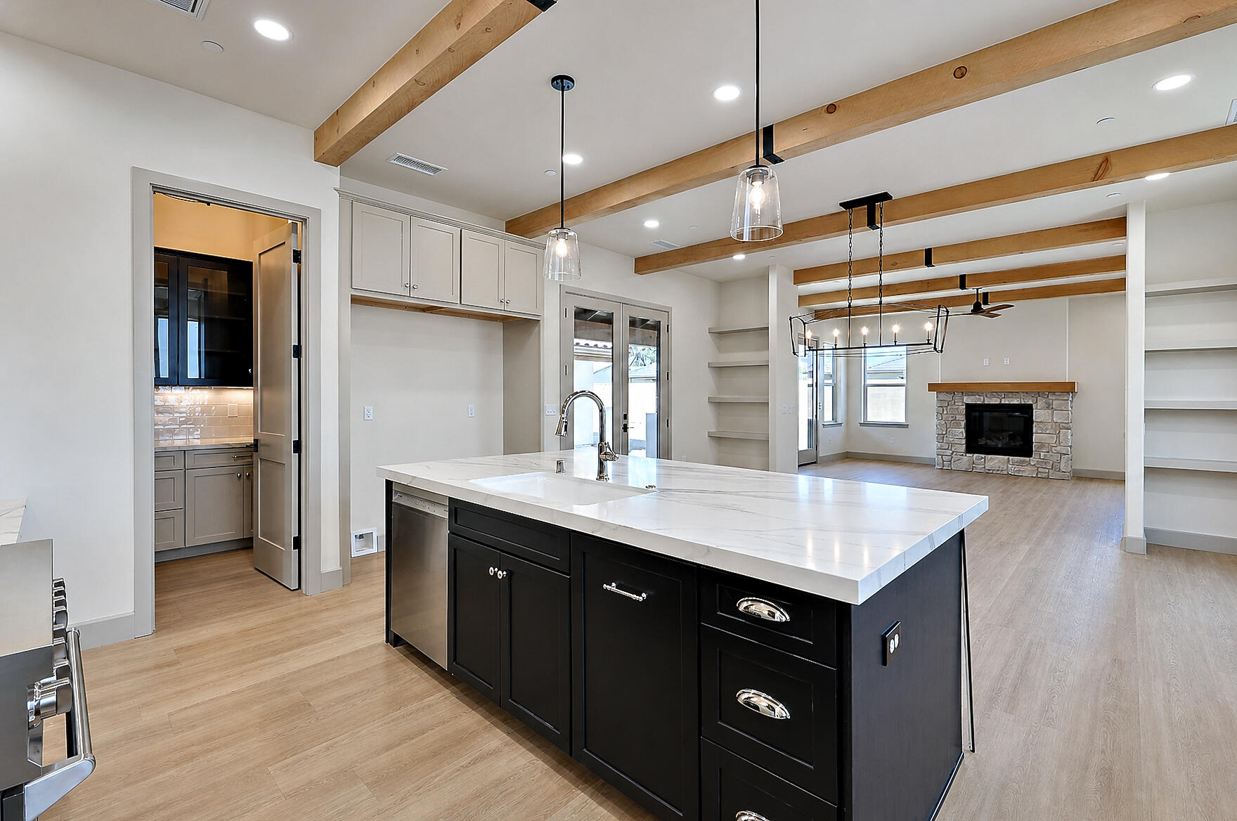 2624 N Leila St, Visalia, CA 93291