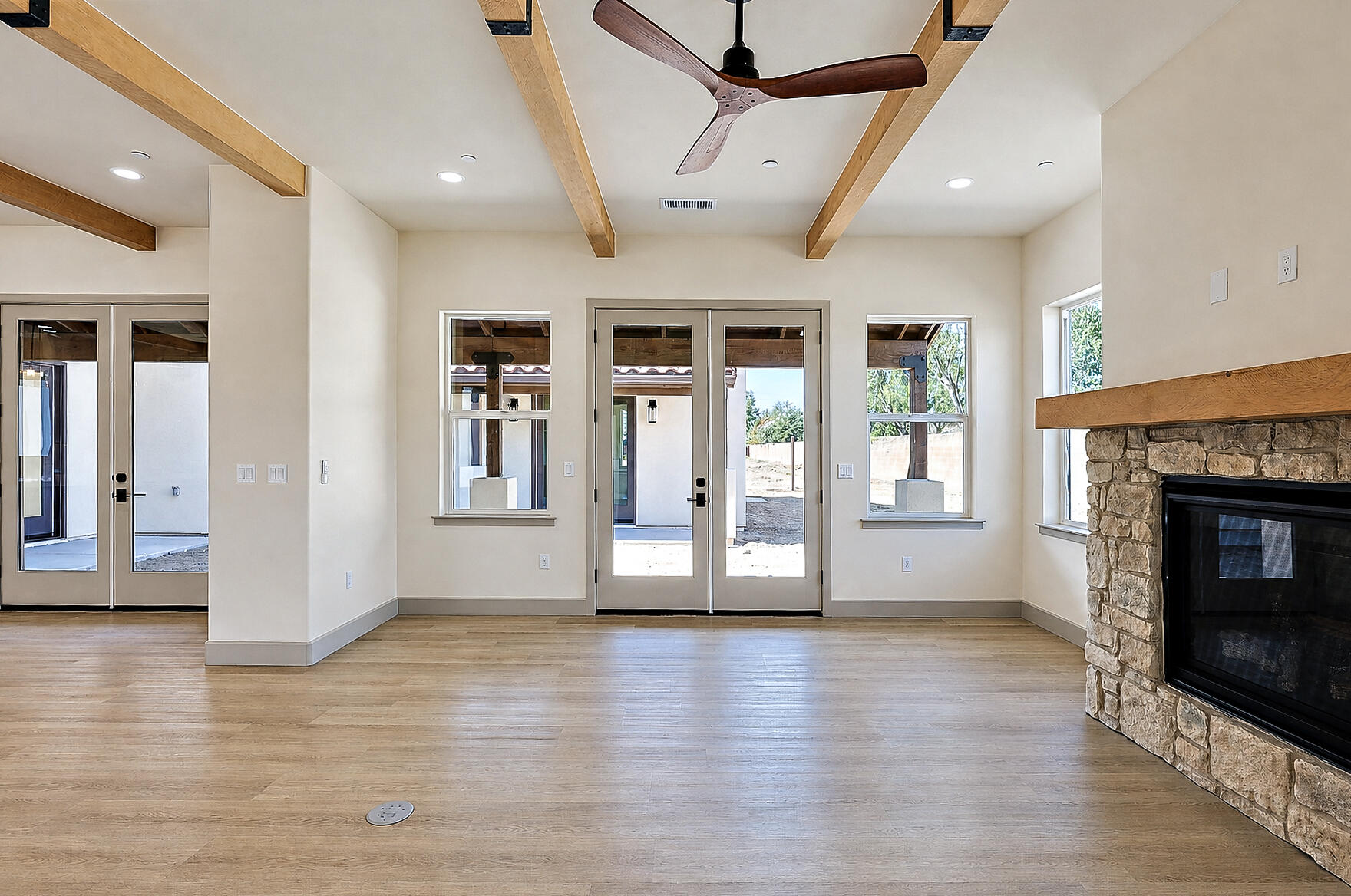 2624 N Leila St, Visalia, CA 93291