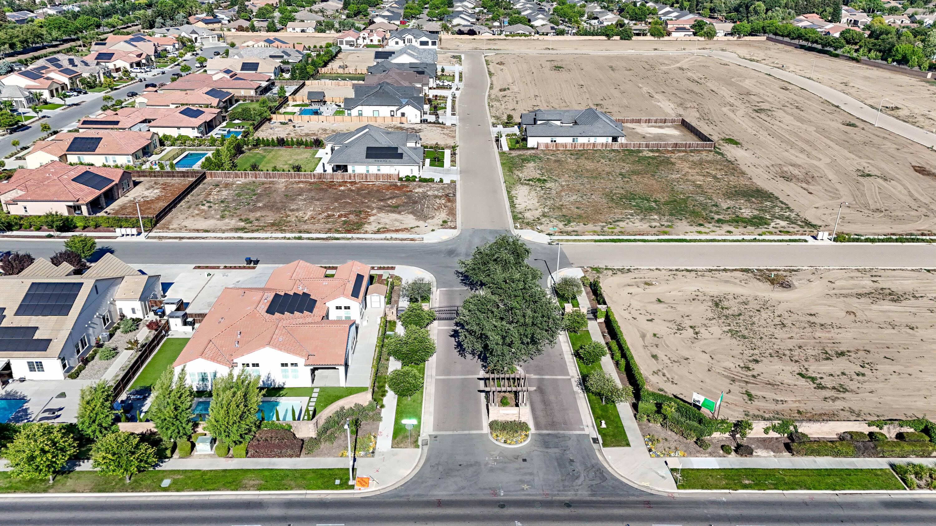 2624 N Leila St, Visalia, CA 93291