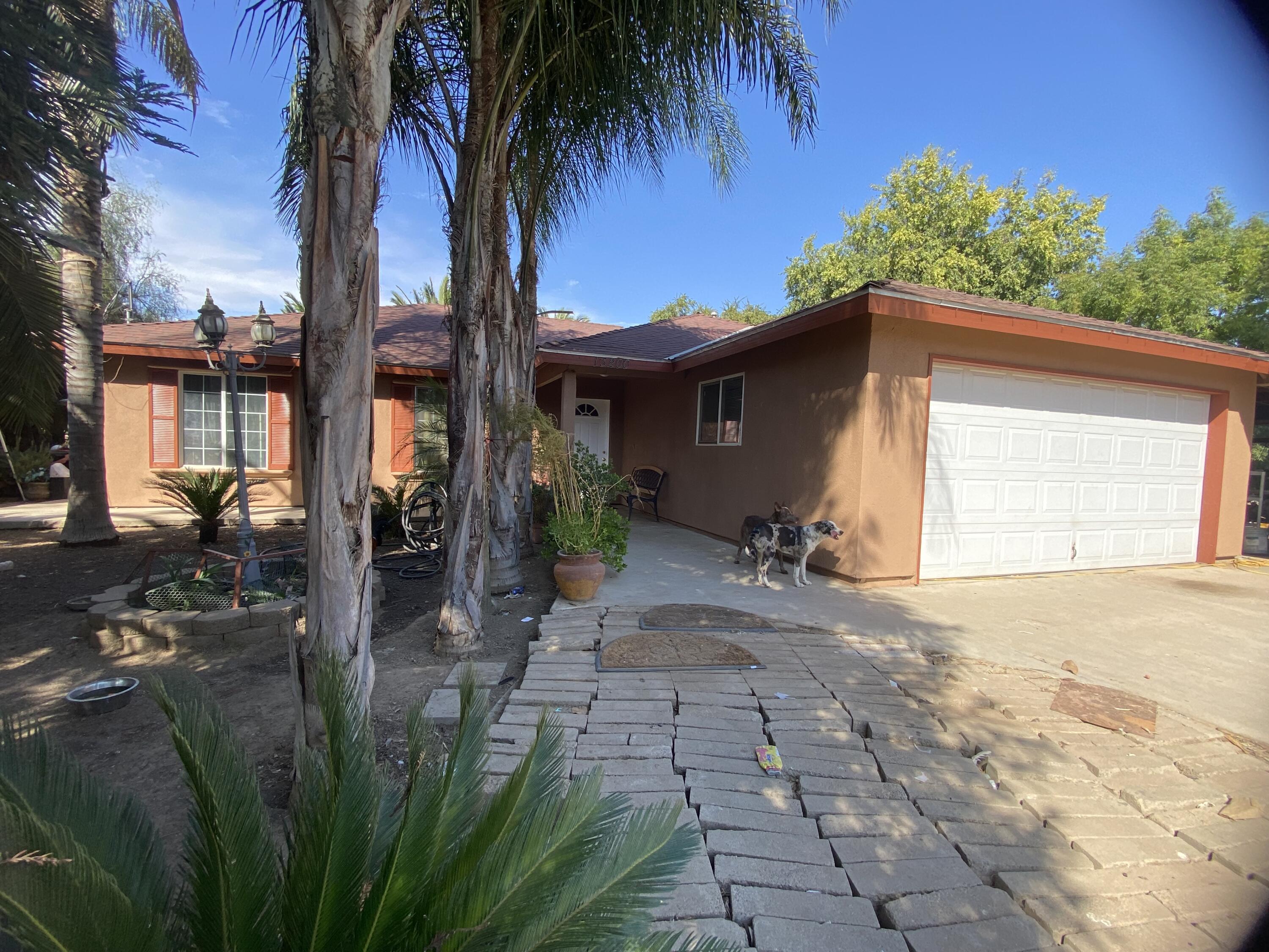 13200 Ave 414, Orosi, CA 93647