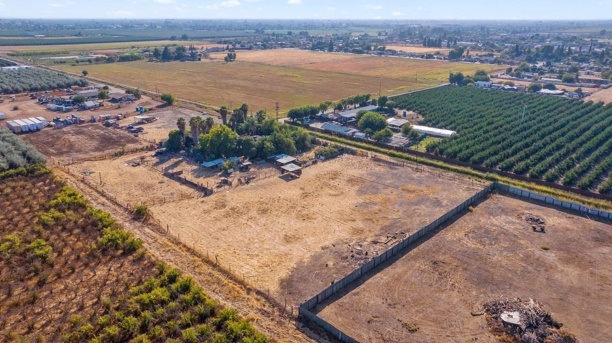 13200 Ave 414, Orosi, CA 93647