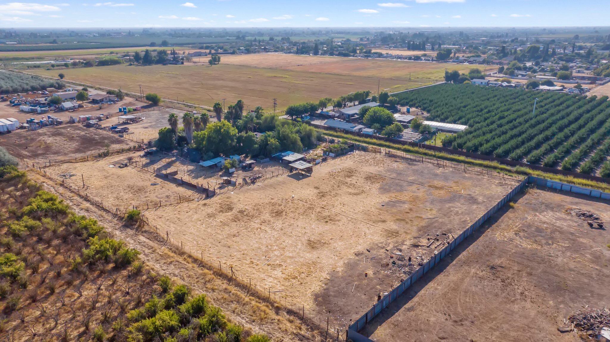 13200 Ave 414, Orosi, CA 93647