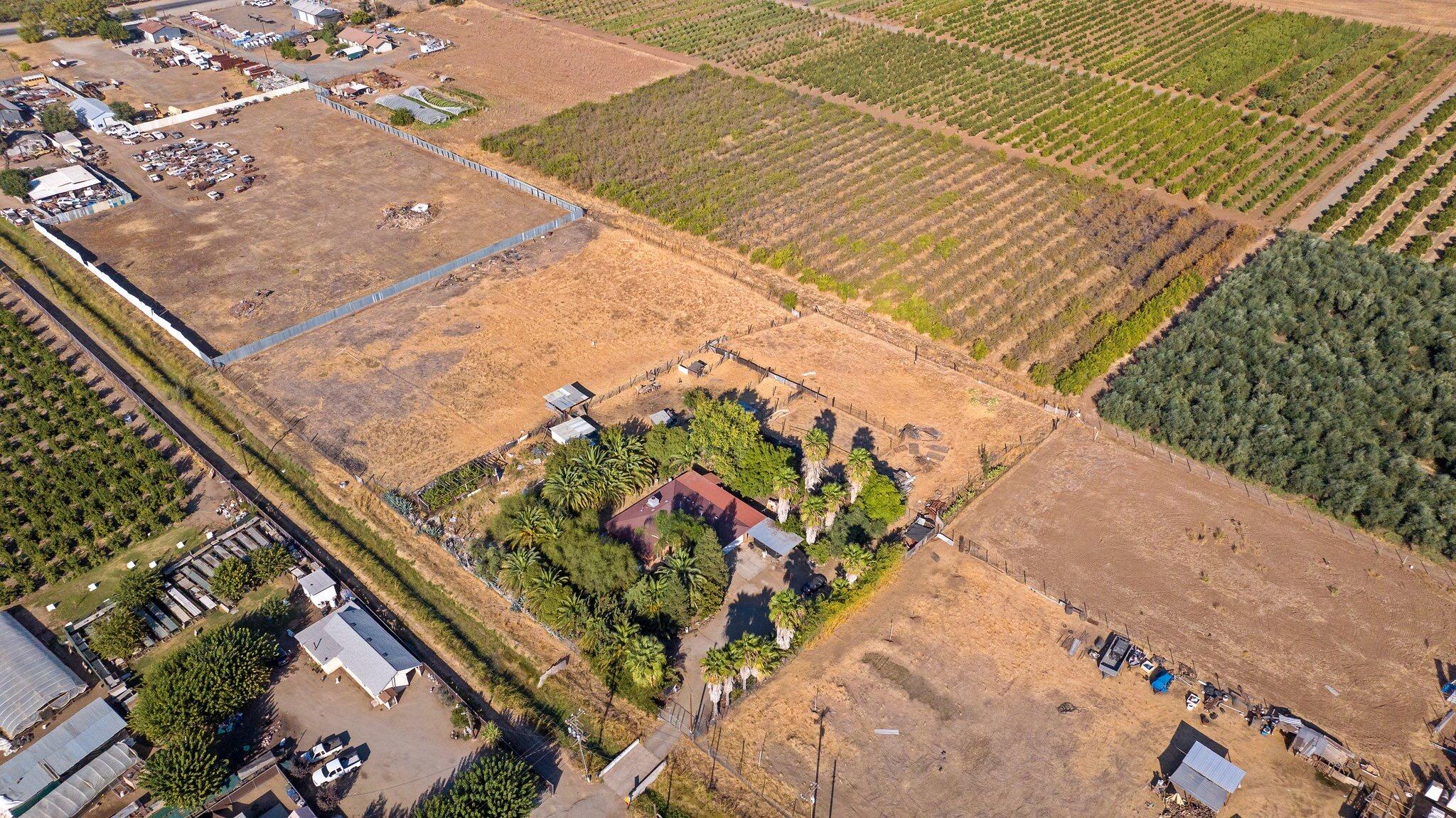 13200 Ave 414, Orosi, CA 93647
