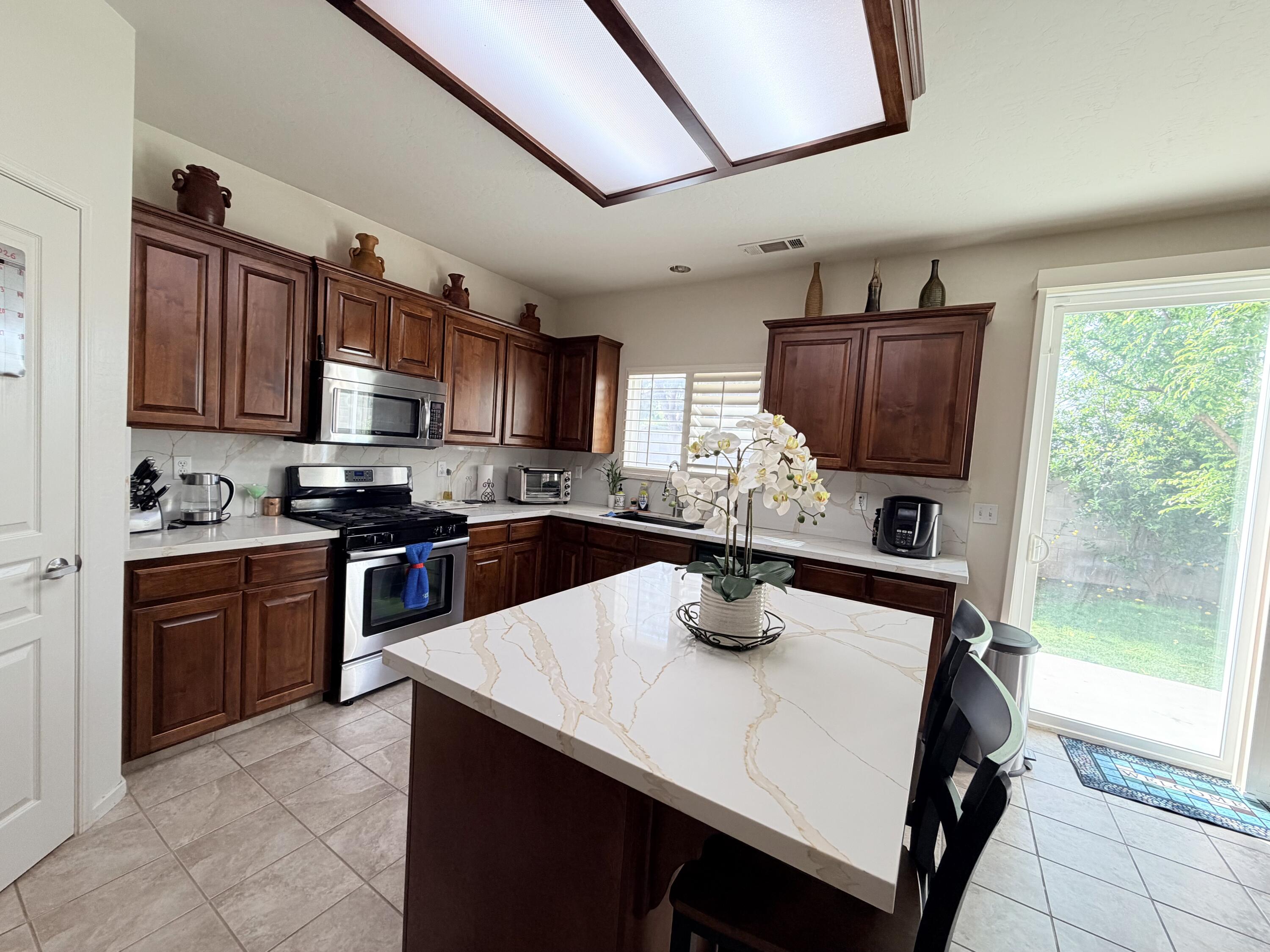 2015 Concord Ave, Tulare, CA 93274