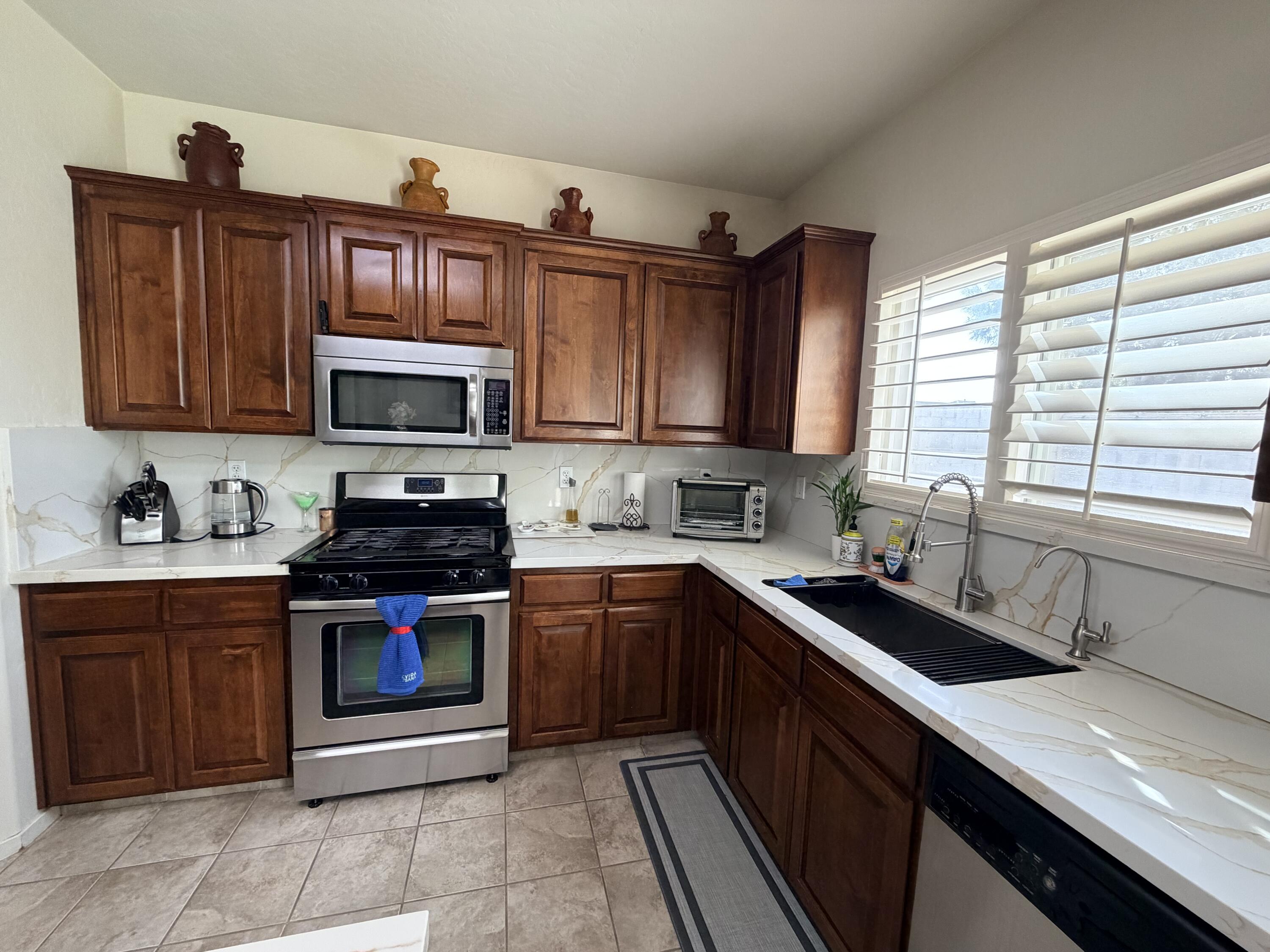 2015 Concord Ave, Tulare, CA 93274