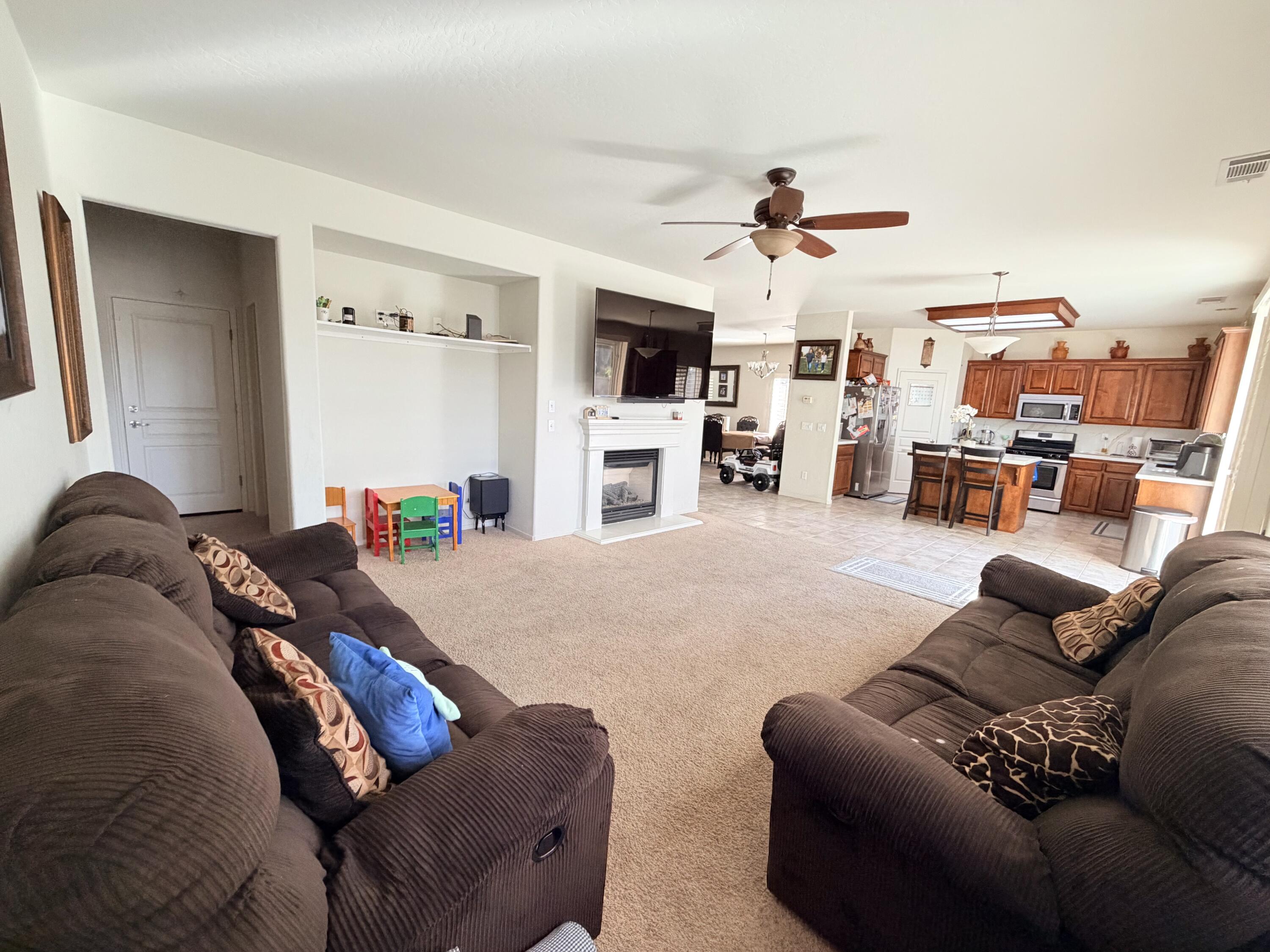 2015 Concord Ave, Tulare, CA 93274