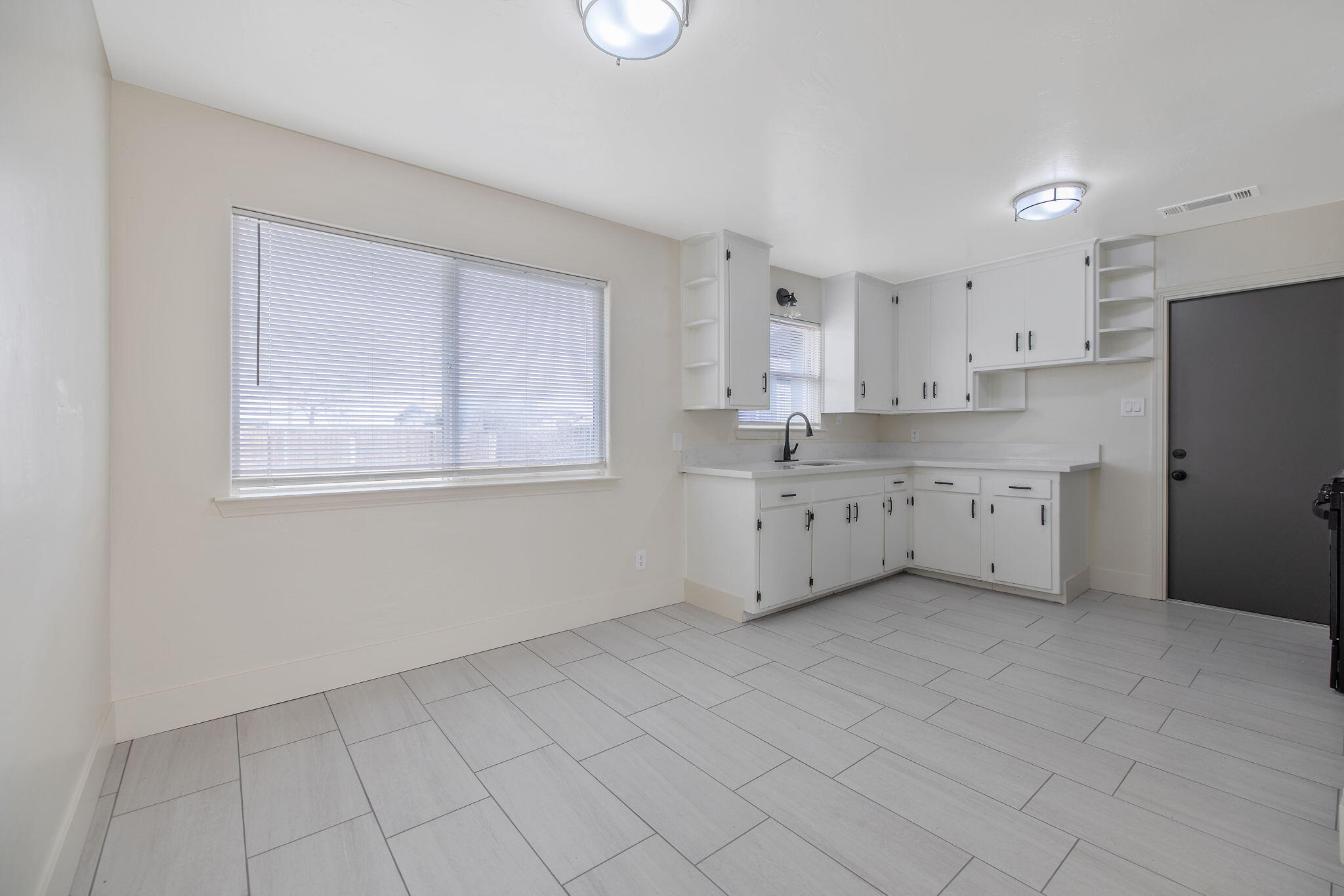 364 S Newman Rd, Tipton, CA 93272