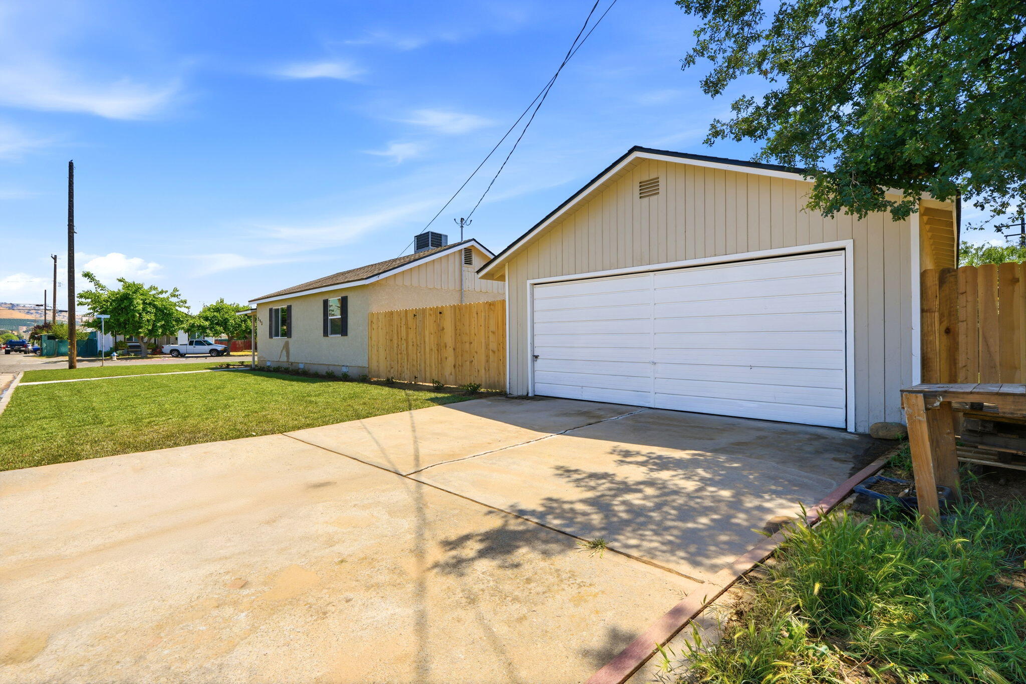 593 N 3rd St, Porterville, CA 93257