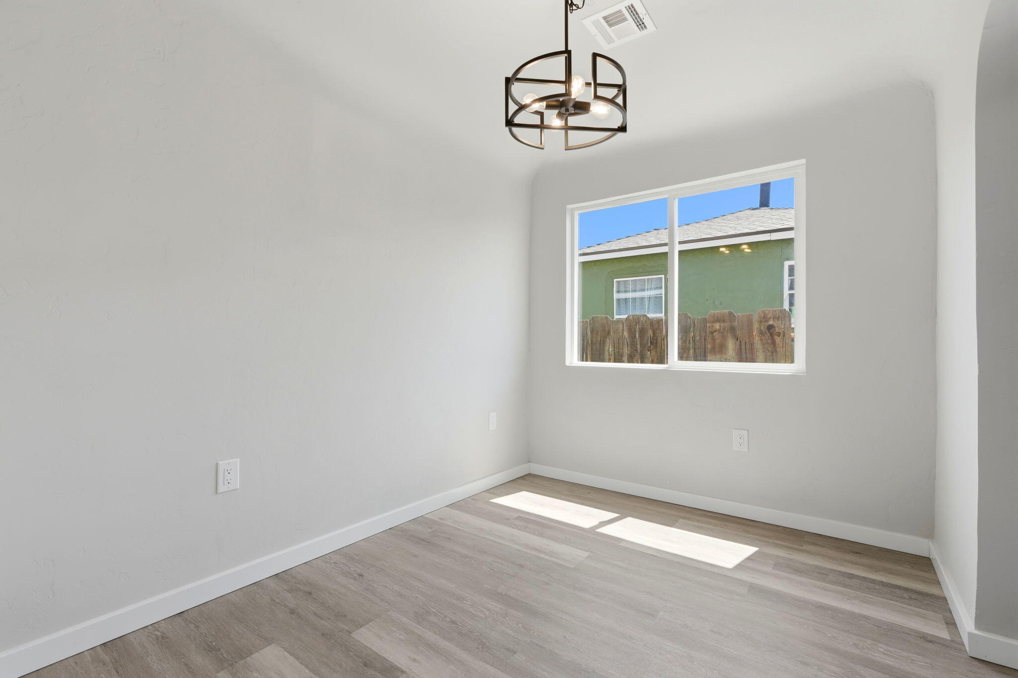 593 N 3rd St, Porterville, CA 93257