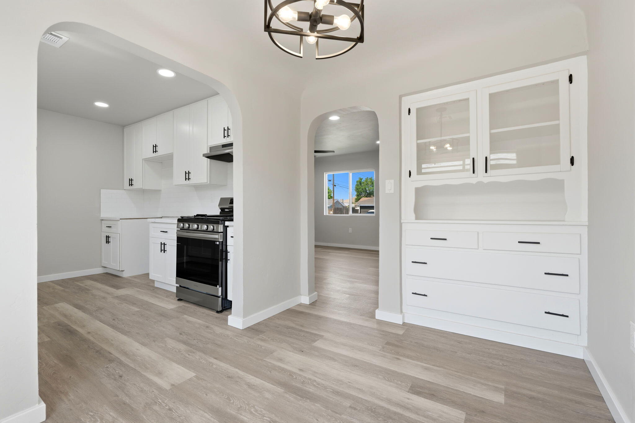 593 N 3rd St, Porterville, CA 93257