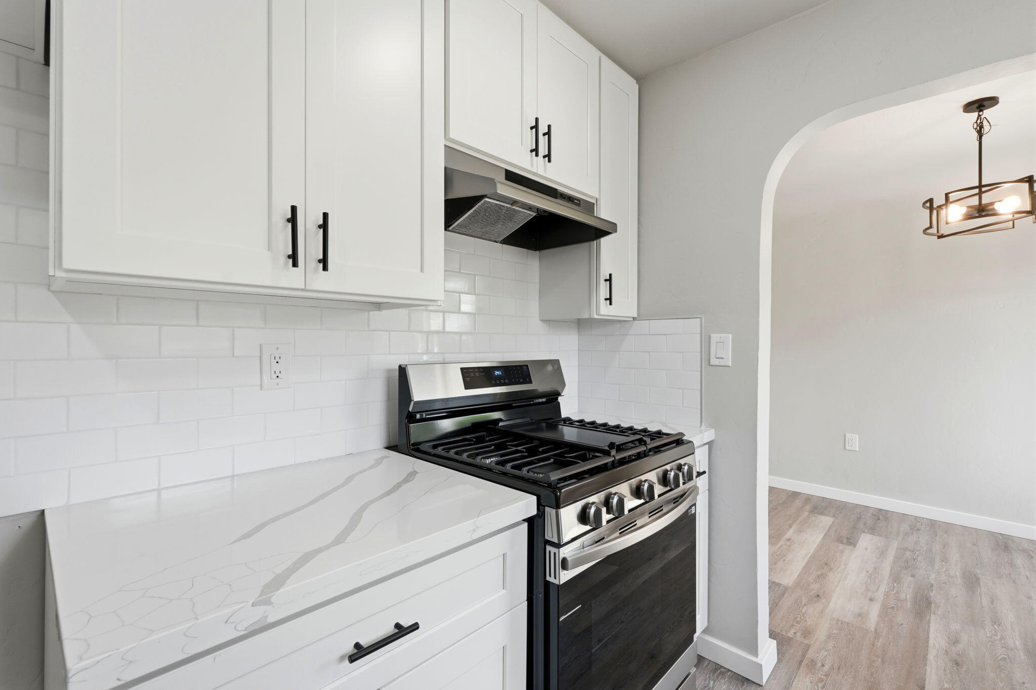 593 N 3rd St, Porterville, CA 93257