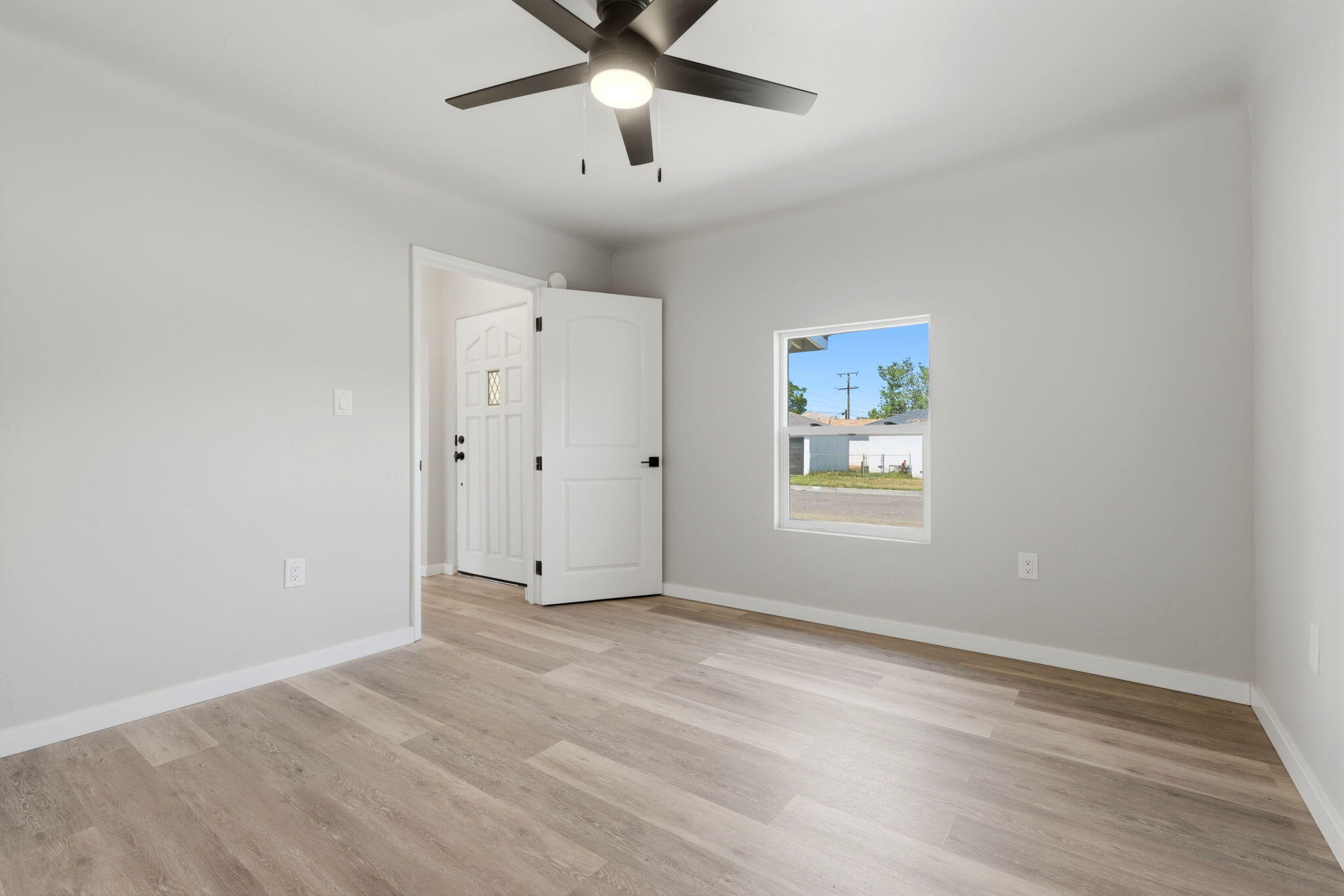 593 N 3rd St, Porterville, CA 93257