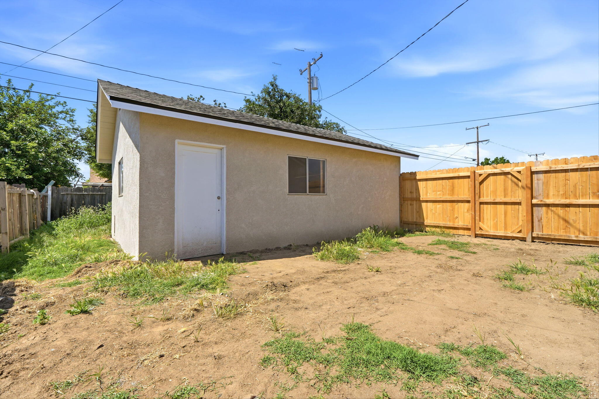 593 N 3rd St, Porterville, CA 93257