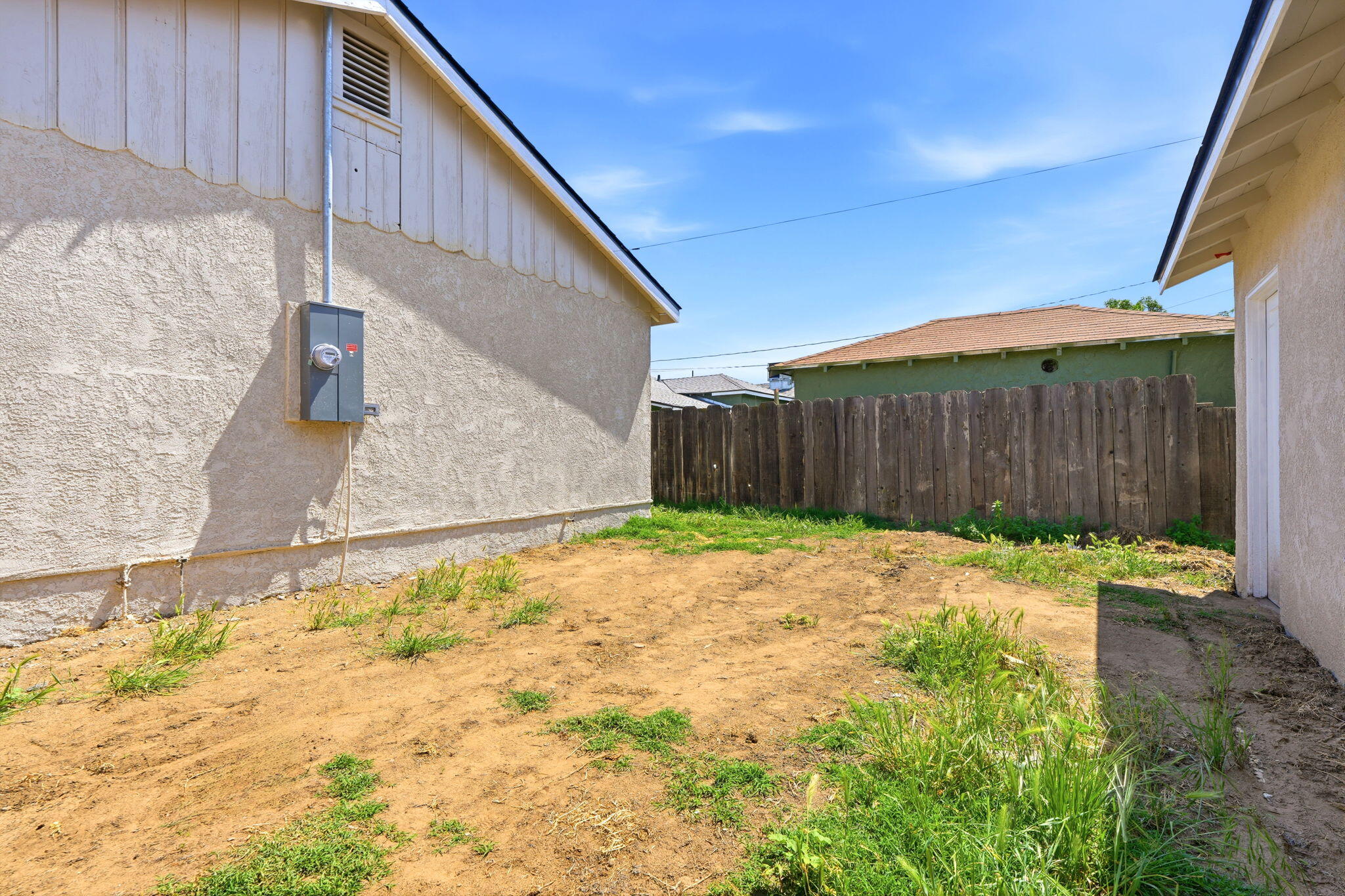 593 N 3rd St, Porterville, CA 93257