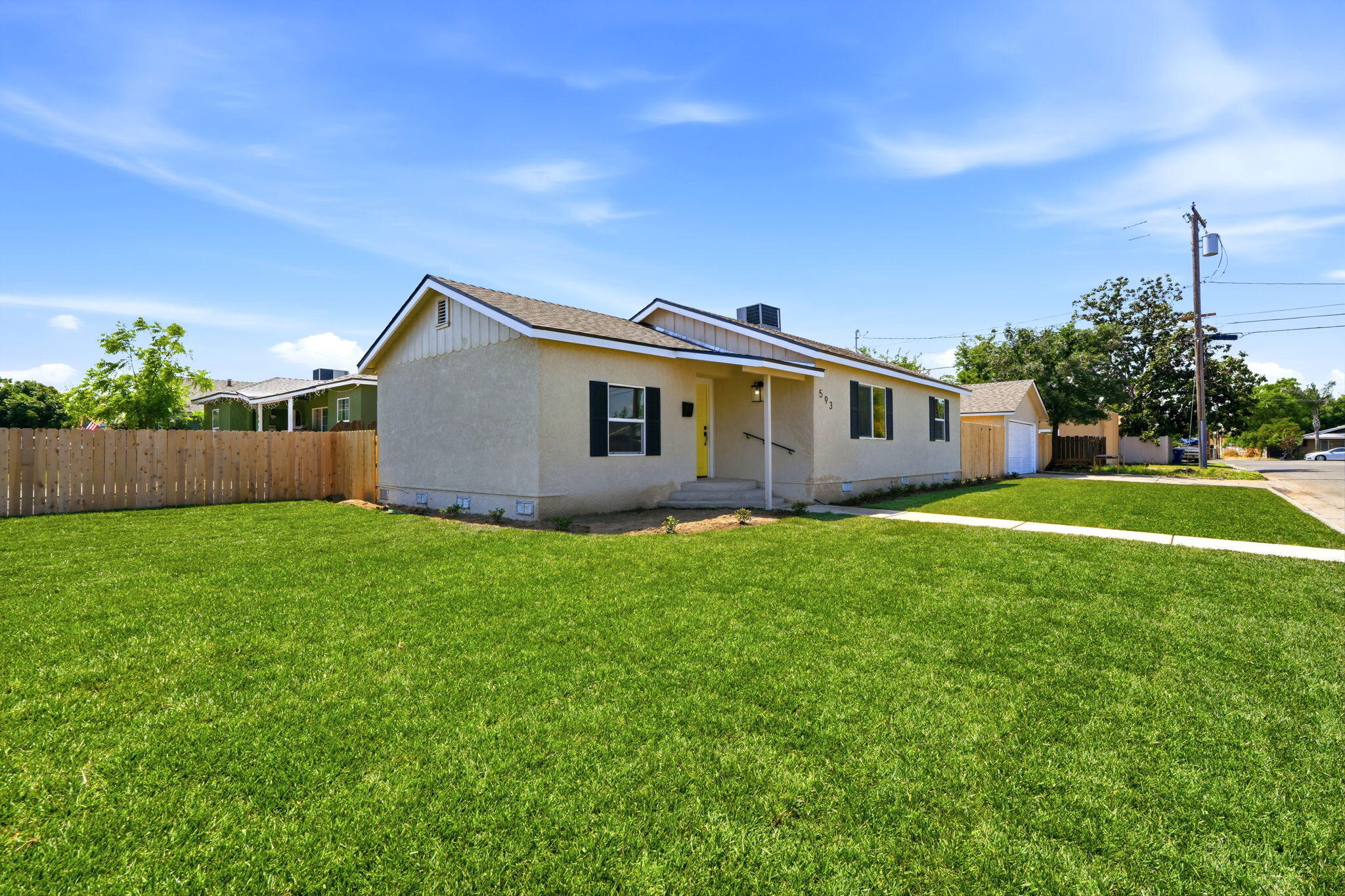 593 N 3rd St, Porterville, CA 93257