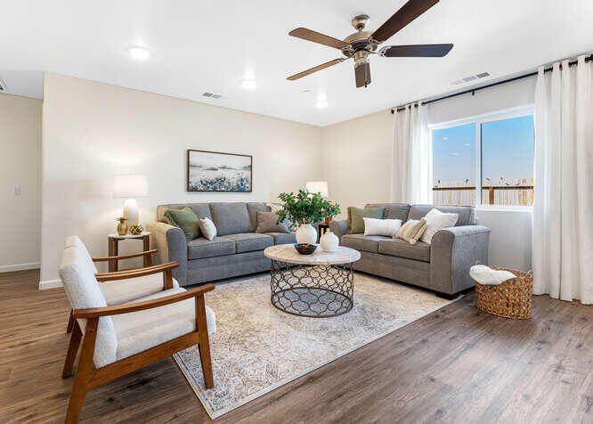 7052 Oriole Ave, Visalia, CA 93291