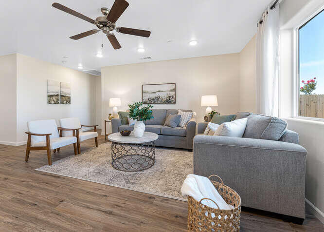 7052 Oriole Ave, Visalia, CA 93291