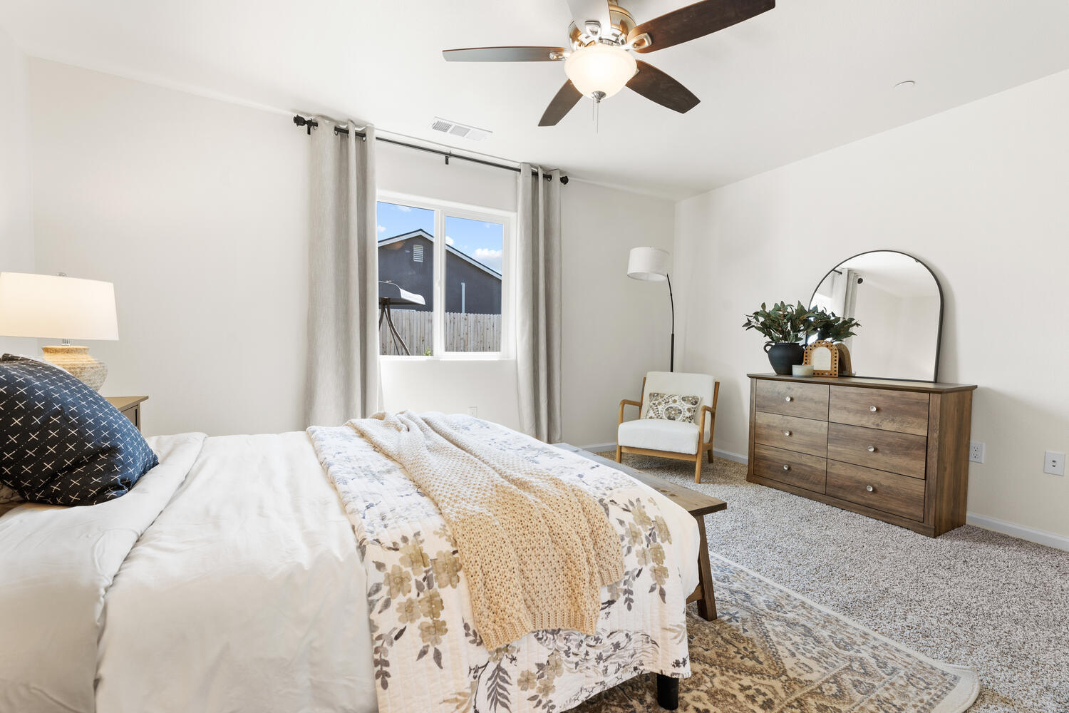 7042 Oriole Ave, Visalia, CA 93291