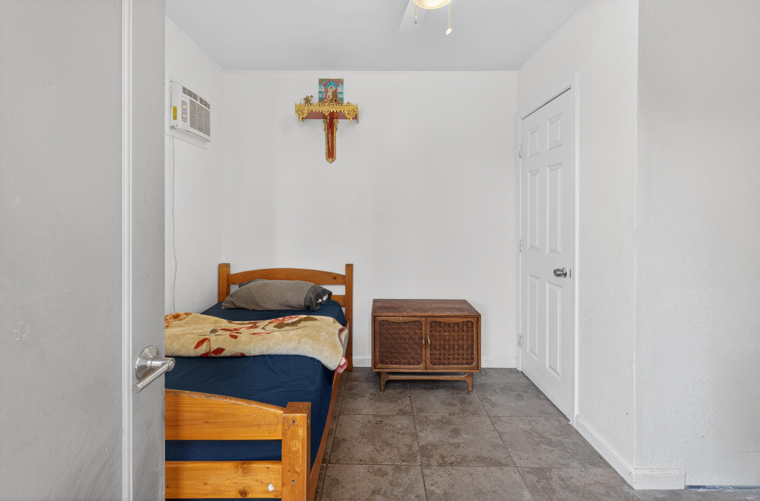 1923 S Fairway Ave, Fresno, CA 93727