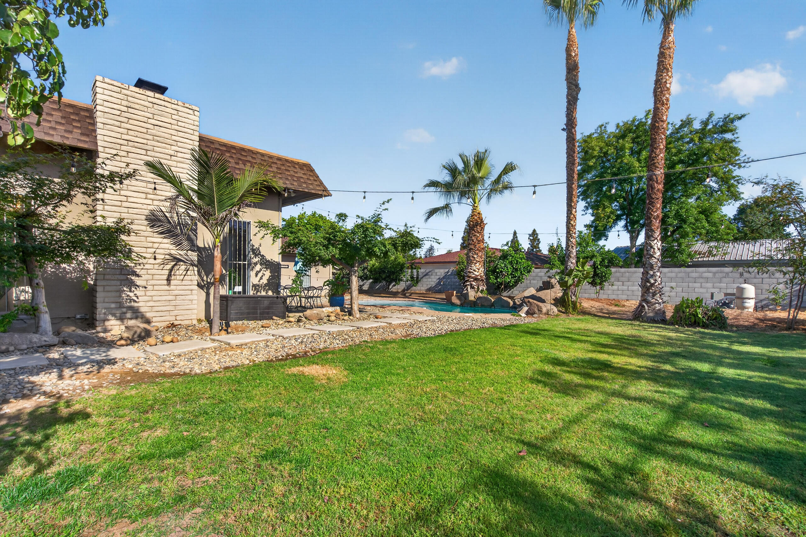 1923 S Fairway Ave, Fresno, CA 93727