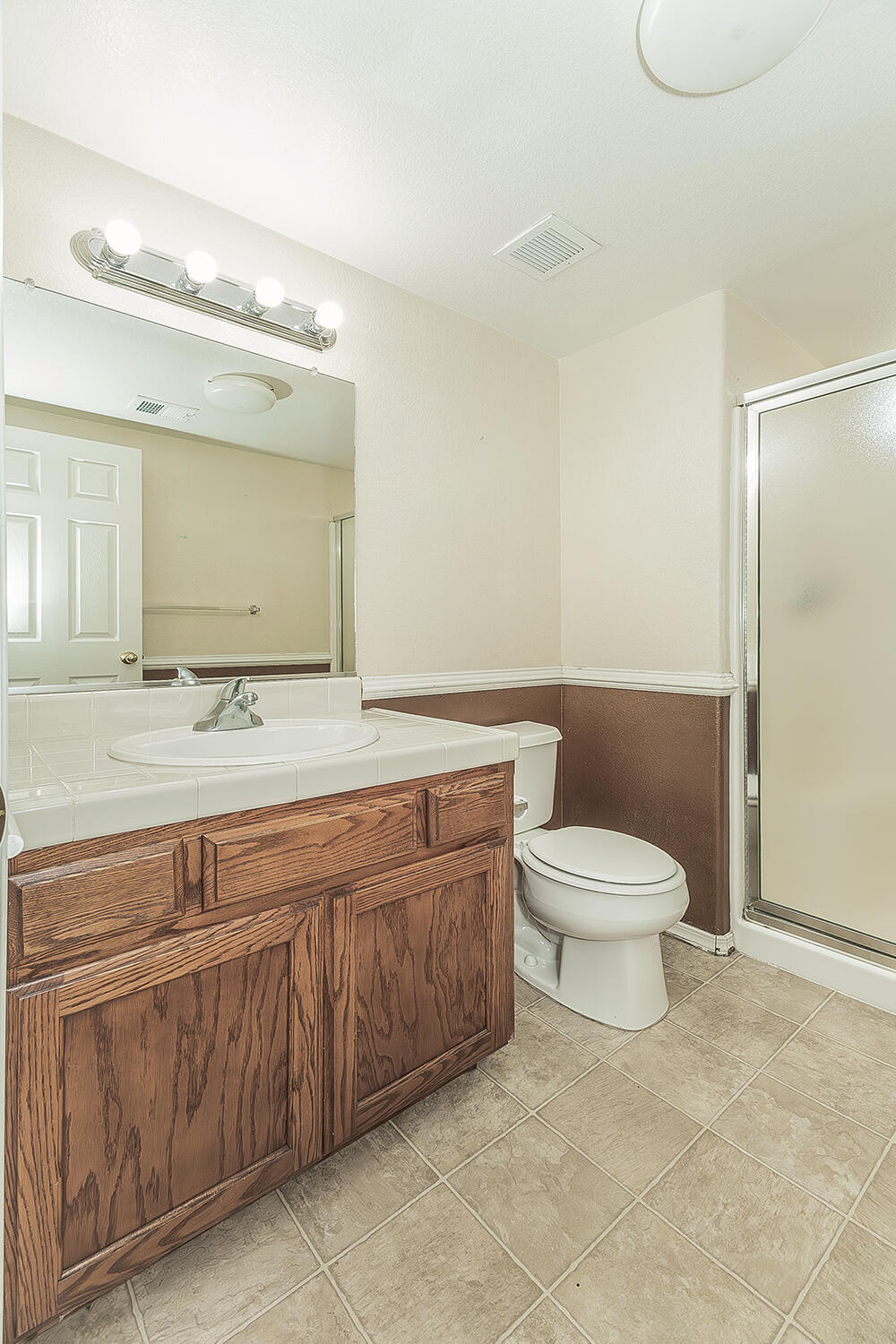 1377 Fenmore Ave, Sanger, CA 93657