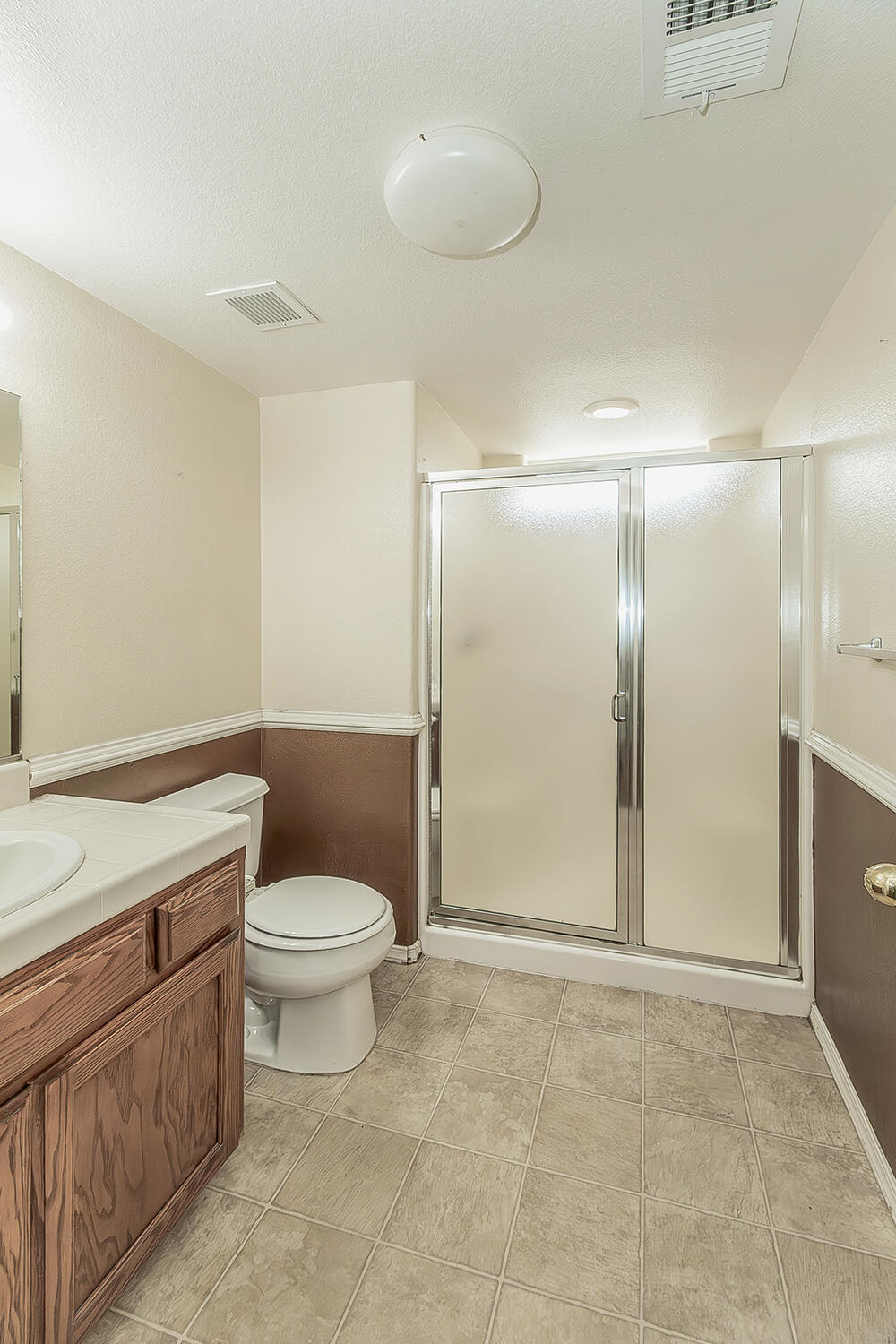 1377 Fenmore Ave, Sanger, CA 93657