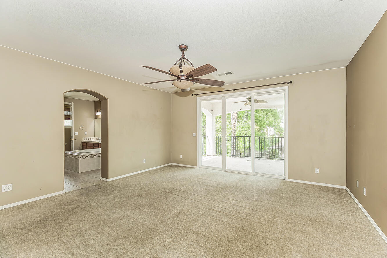 1377 Fenmore Ave, Sanger, CA 93657