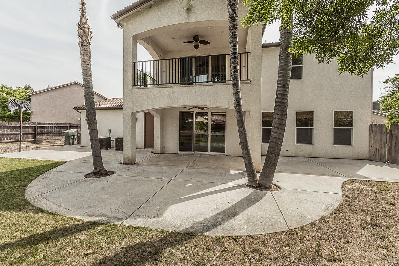 1377 Fenmore Ave, Sanger, CA 93657
