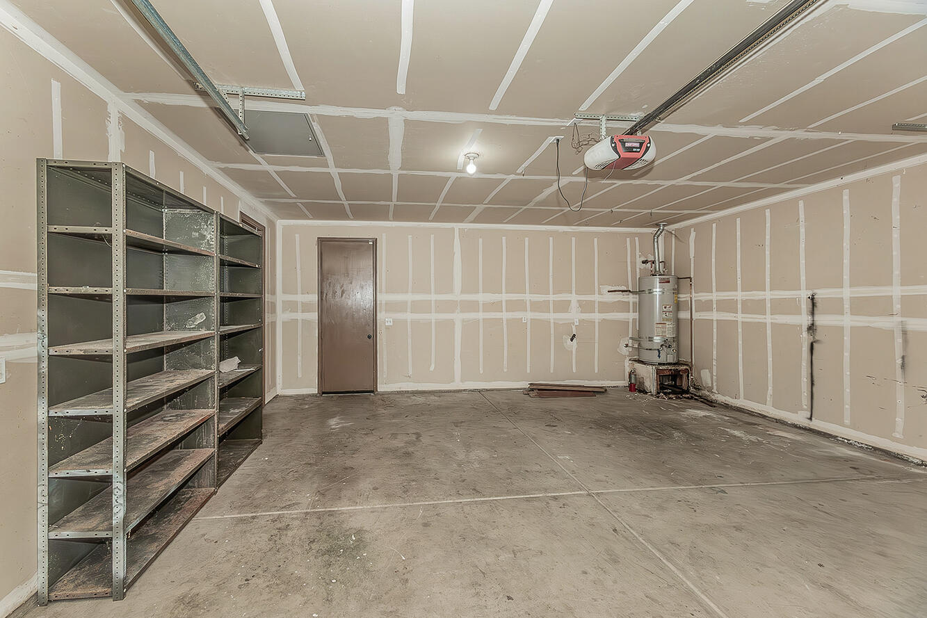 1377 Fenmore Ave, Sanger, CA 93657