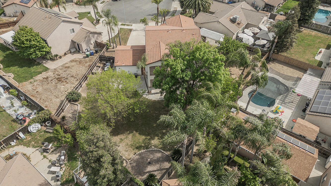 1377 Fenmore Ave, Sanger, CA 93657