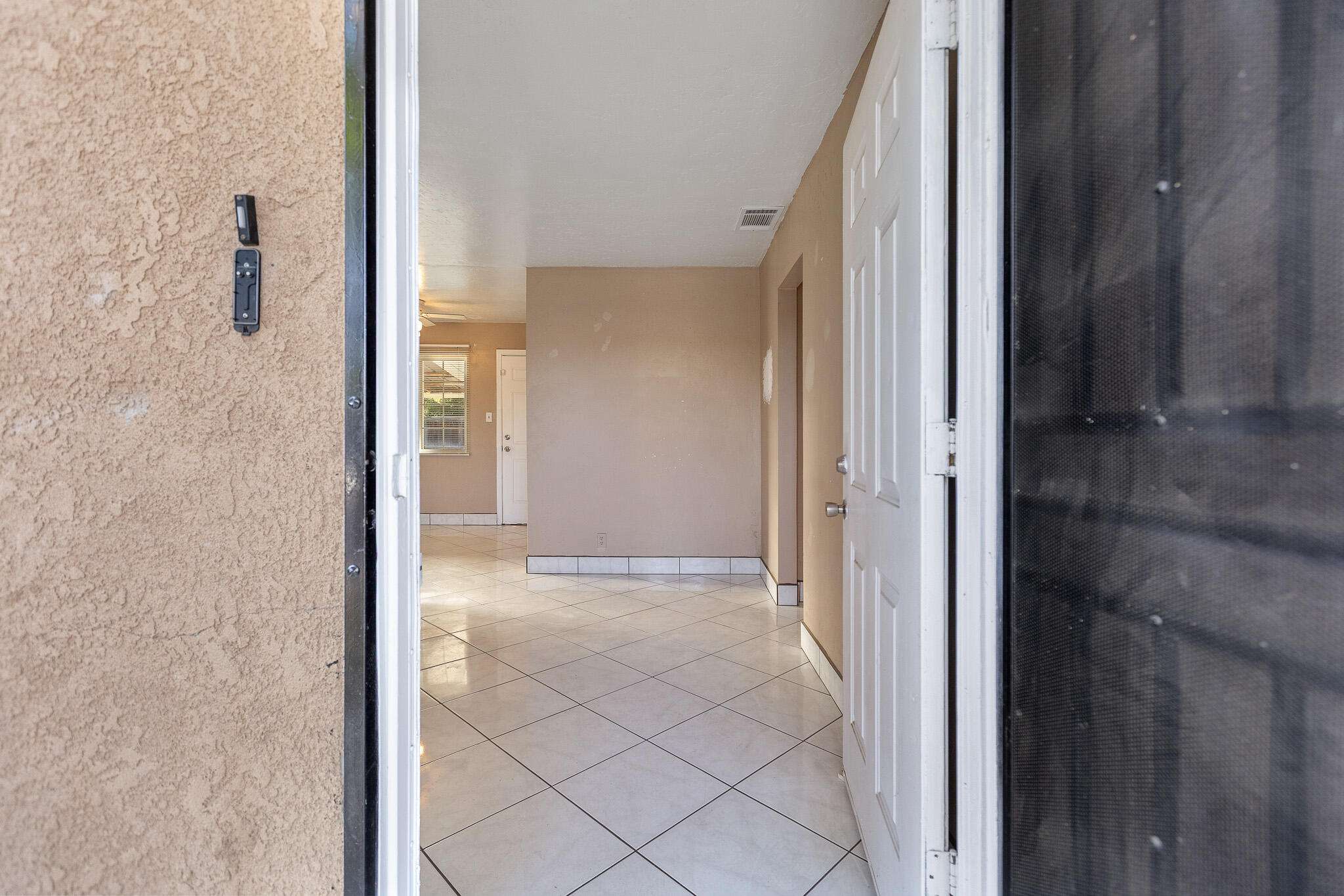 2014 W Houston Ave, Visalia, CA 93291