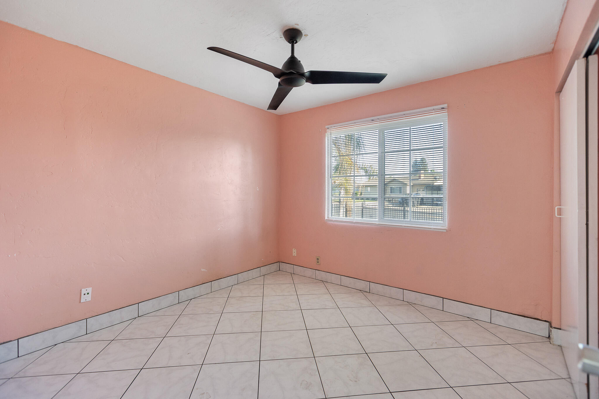 2014 W Houston Ave, Visalia, CA 93291