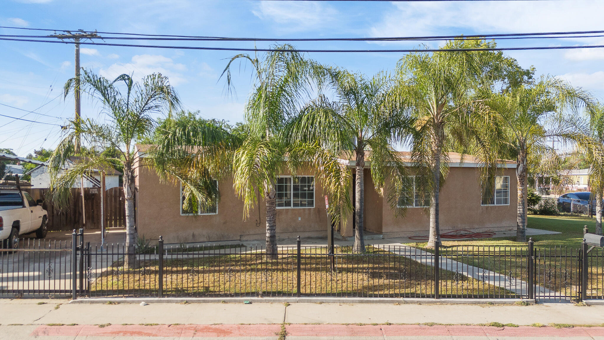 2014 W Houston Ave, Visalia, CA 93291