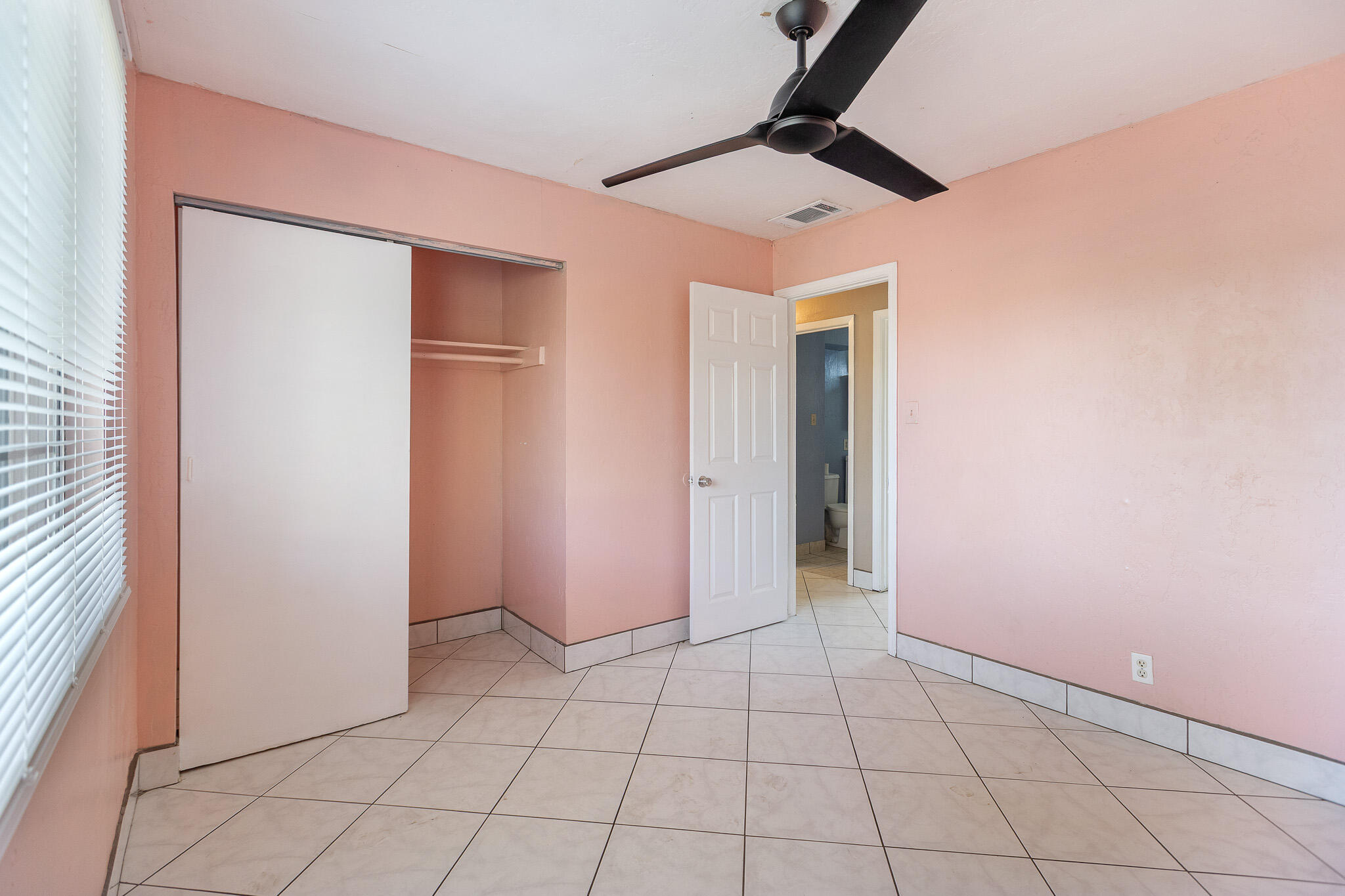 2014 W Houston Ave, Visalia, CA 93291