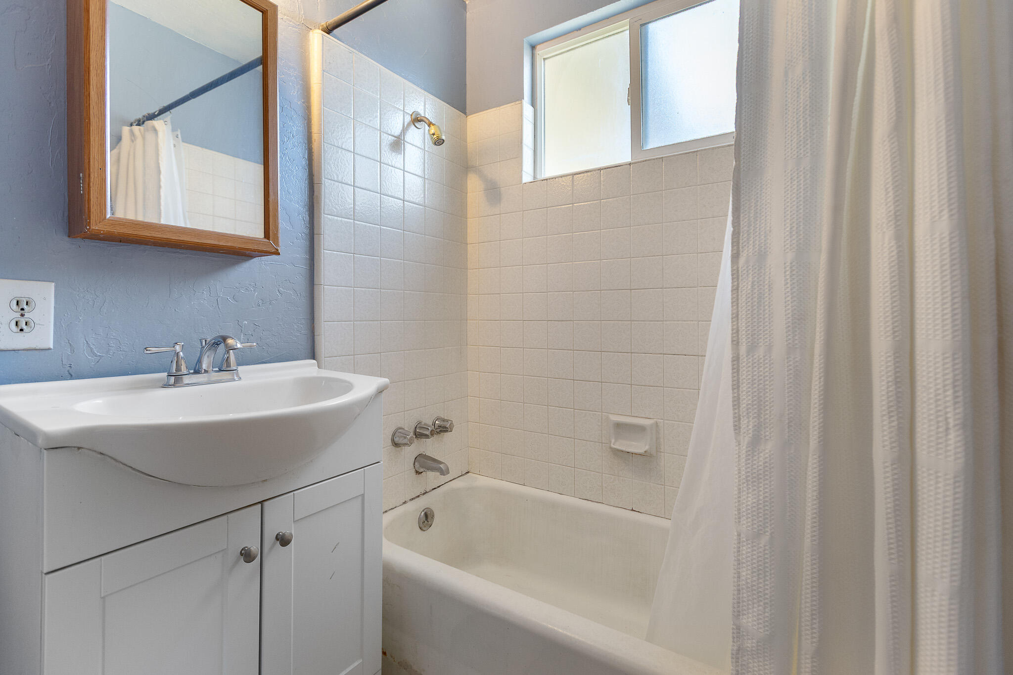 2014 W Houston Ave, Visalia, CA 93291