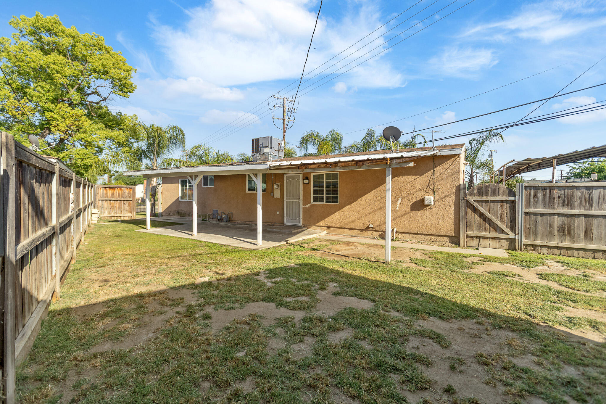 2014 W Houston Ave, Visalia, CA 93291