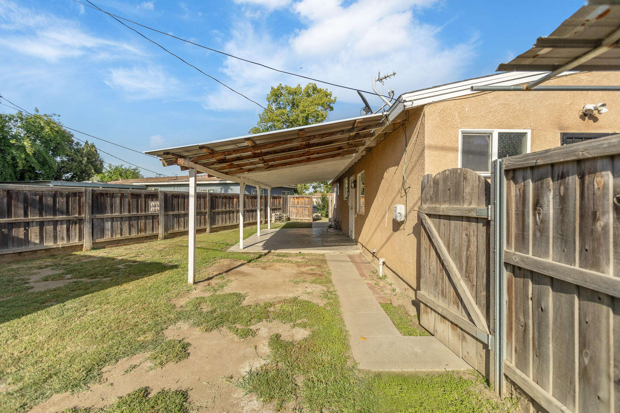 2014 W Houston Ave, Visalia, CA 93291