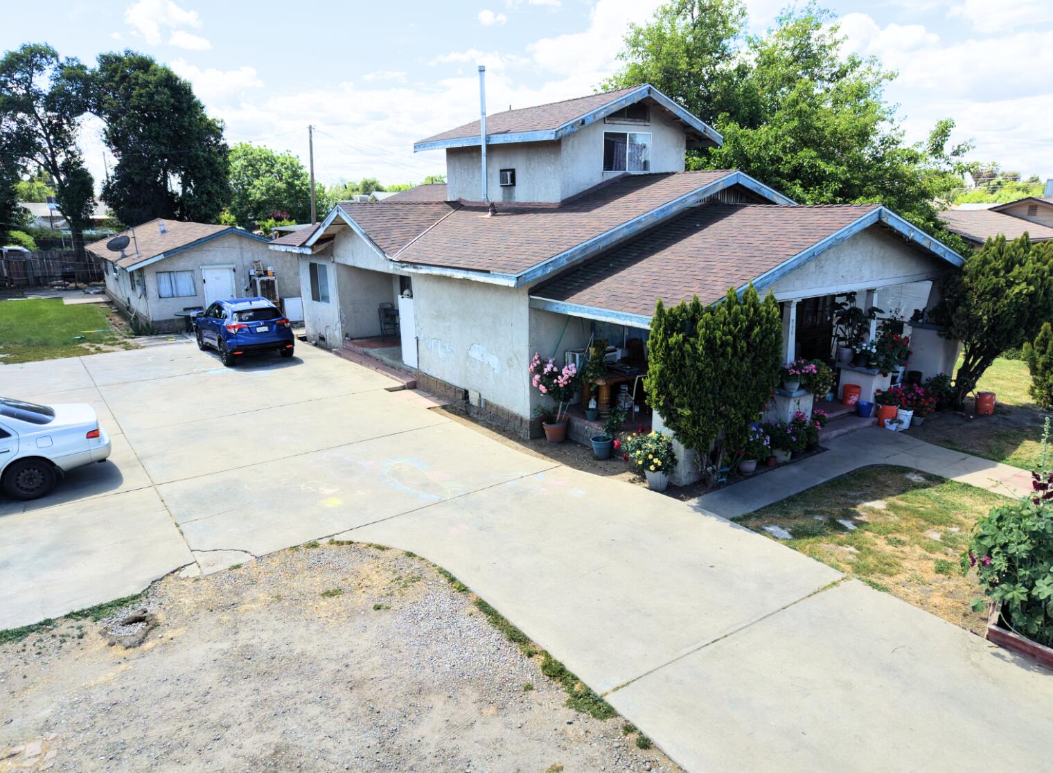 733 - 735 W Tulare Ave, Tulare, CA 93274