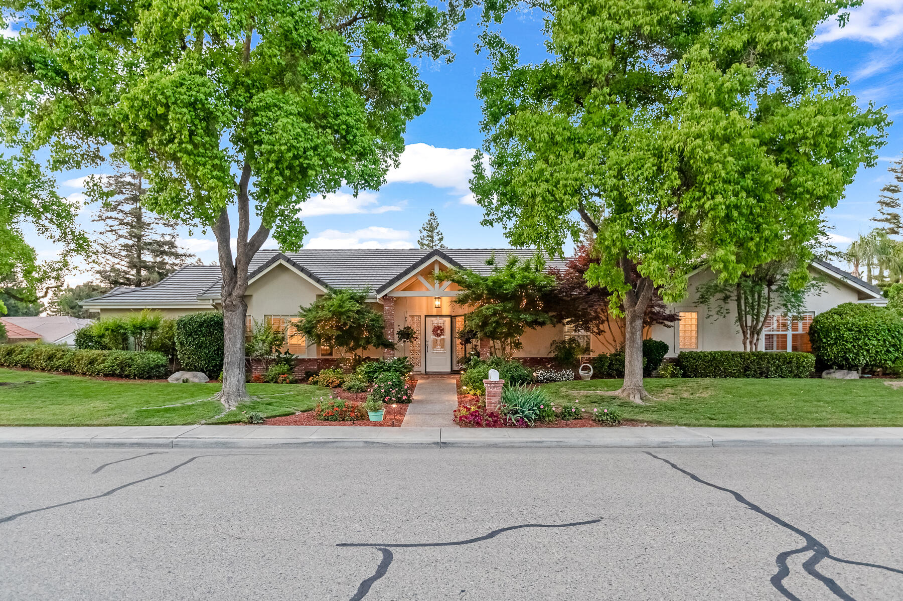 4648 W Allen Ave, Visalia, CA 93291